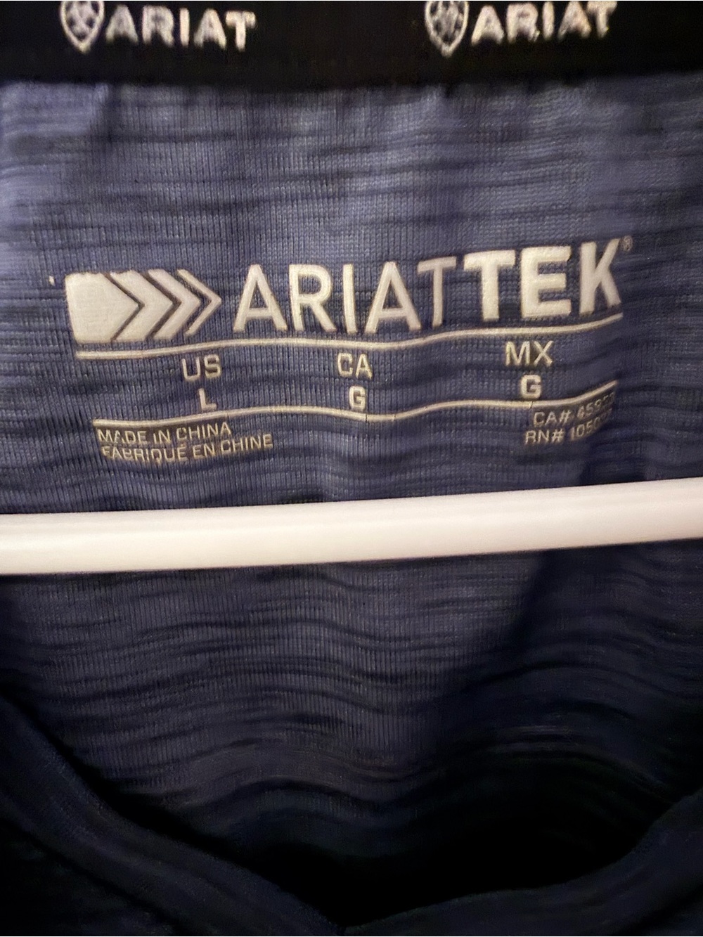 Ariat Women's/Unisex Heathered Navy V-Neck Performance Tee with Pink Logo - Picture 4 of 5
